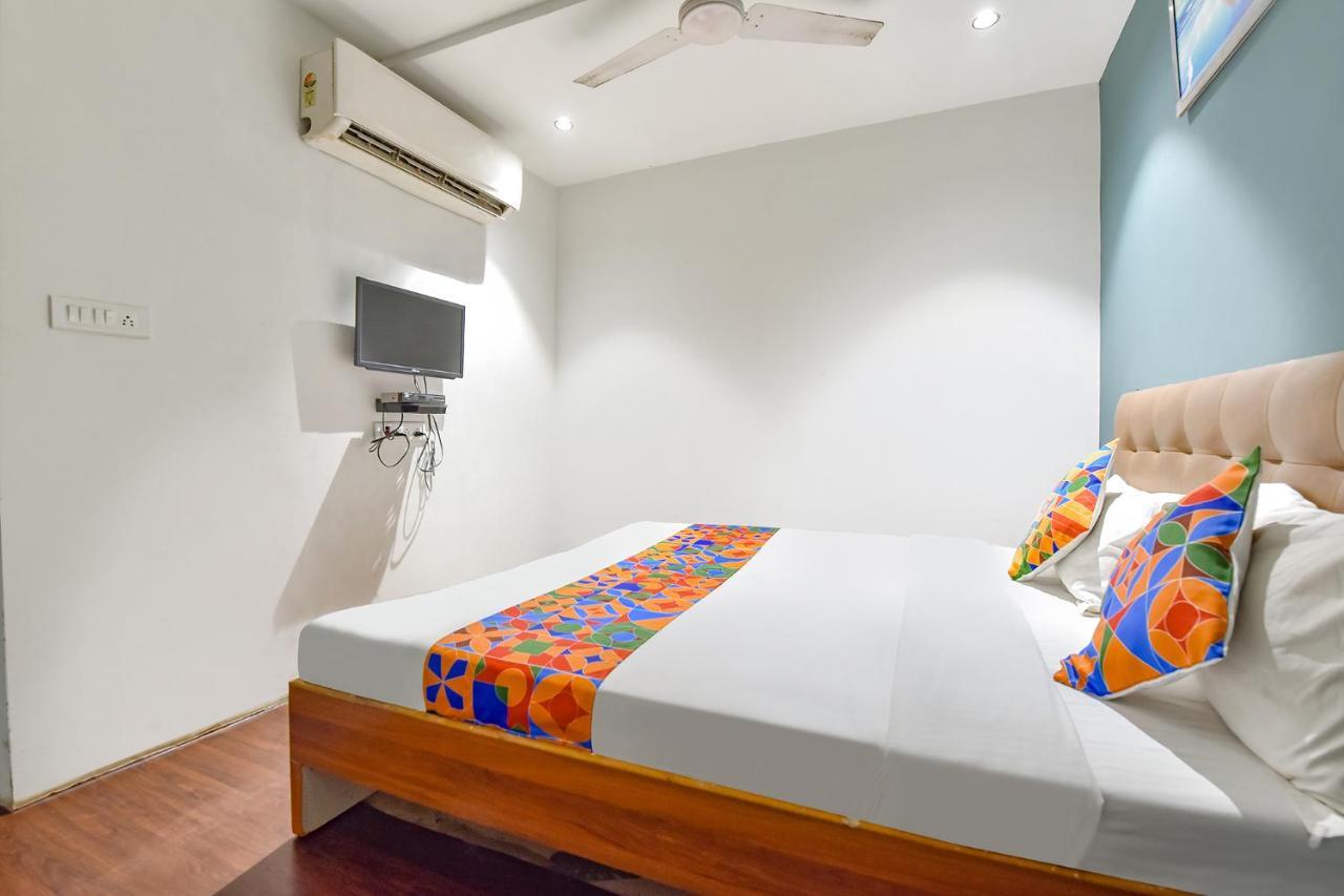 Fabhotel Nidhivan, Udhna Junction Súrat Exteriér fotografie